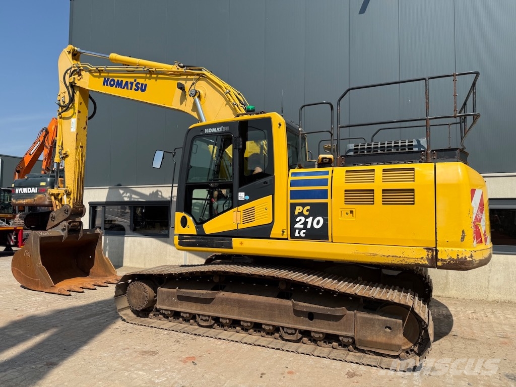 Komatsu PC 210 LC-11 - PC 210 LC - PC 210 حفارات زحافة