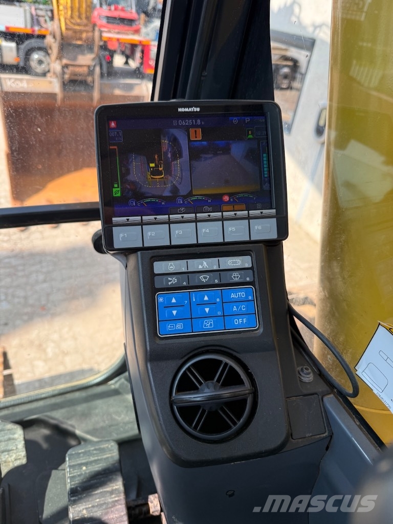 Komatsu PC 210 LC-11 - PC 210 LC - PC 210 حفارات زحافة