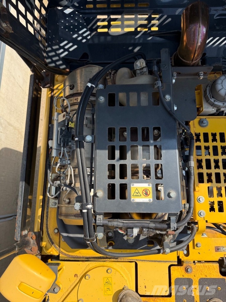 Komatsu PC 210 LC-11 - PC 210 LC - PC 210 حفارات زحافة