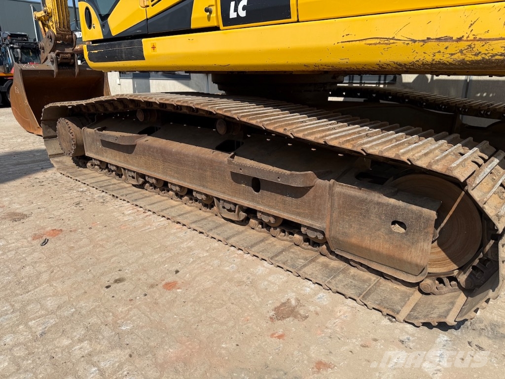 Komatsu PC 210 LC-11 - PC 210 LC - PC 210 حفارات زحافة