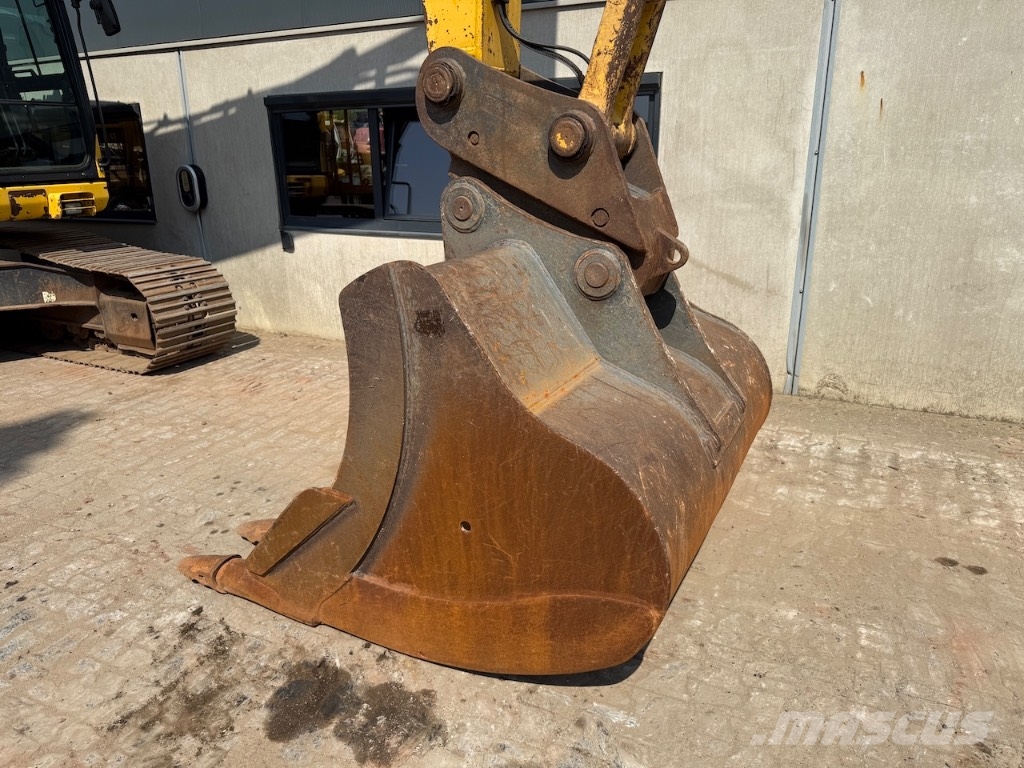 Komatsu PC 210 LC-11 - PC 210 LC - PC 210 حفارات زحافة