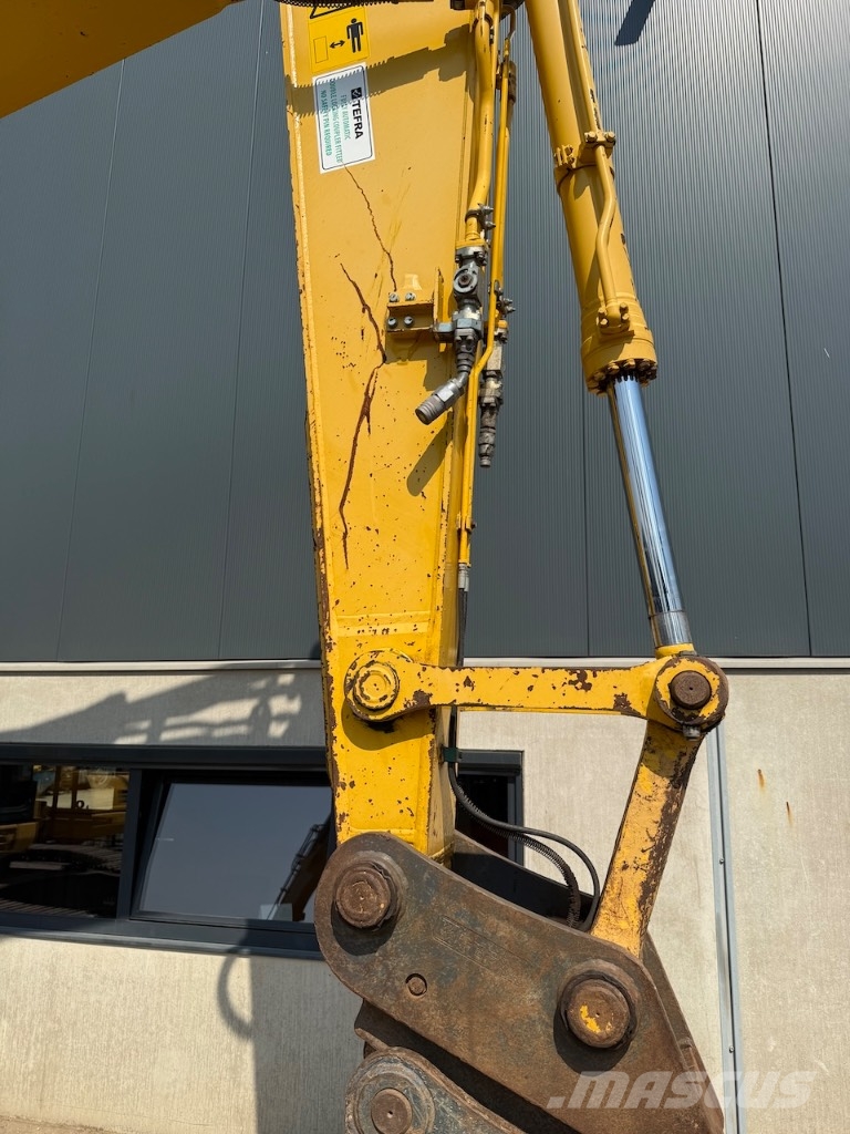 Komatsu PC 210 LC-11 - PC 210 LC - PC 210 حفارات زحافة