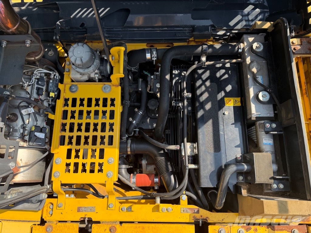 Komatsu PC 210 LC-11 - PC 210 LC - PC 210 حفارات زحافة