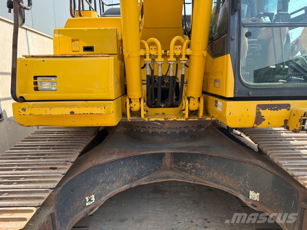 Komatsu PC 210 LC-11 - PC 210 LC - PC 210 حفارات زحافة