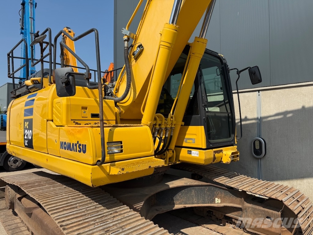 Komatsu PC 210 LC-11 - PC 210 LC - PC 210 حفارات زحافة