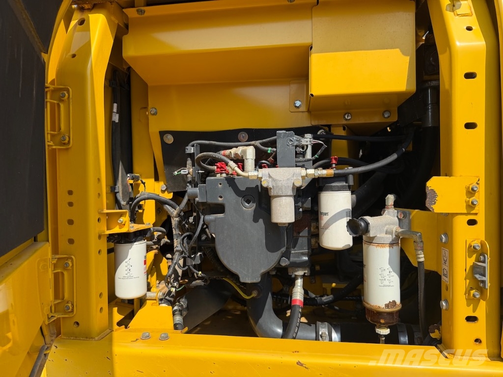 Komatsu PC 210 LC-11 - PC 210 LC - PC 210 حفارات زحافة