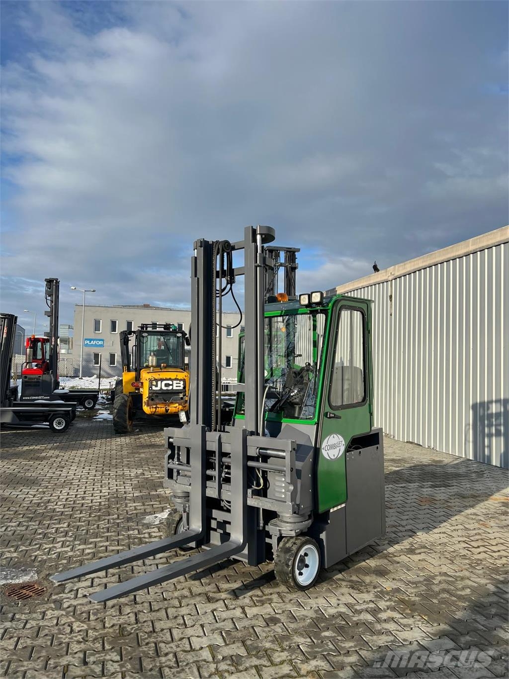 Combilift [Discount SALE] CBE 2500 4-way reach trucks