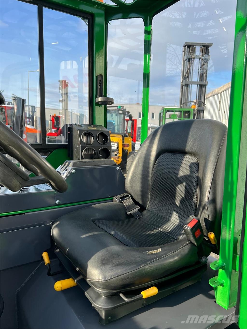 Combilift [Discount SALE] CBE 2500 4-way reach trucks