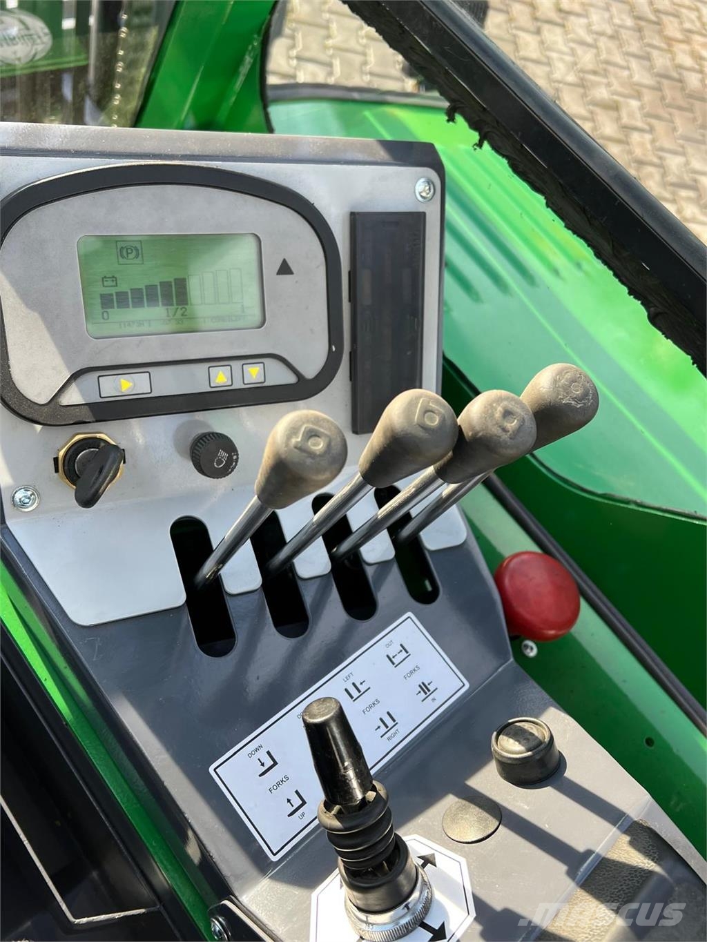 Combilift [Discount SALE] CBE 2500 4-way reach trucks