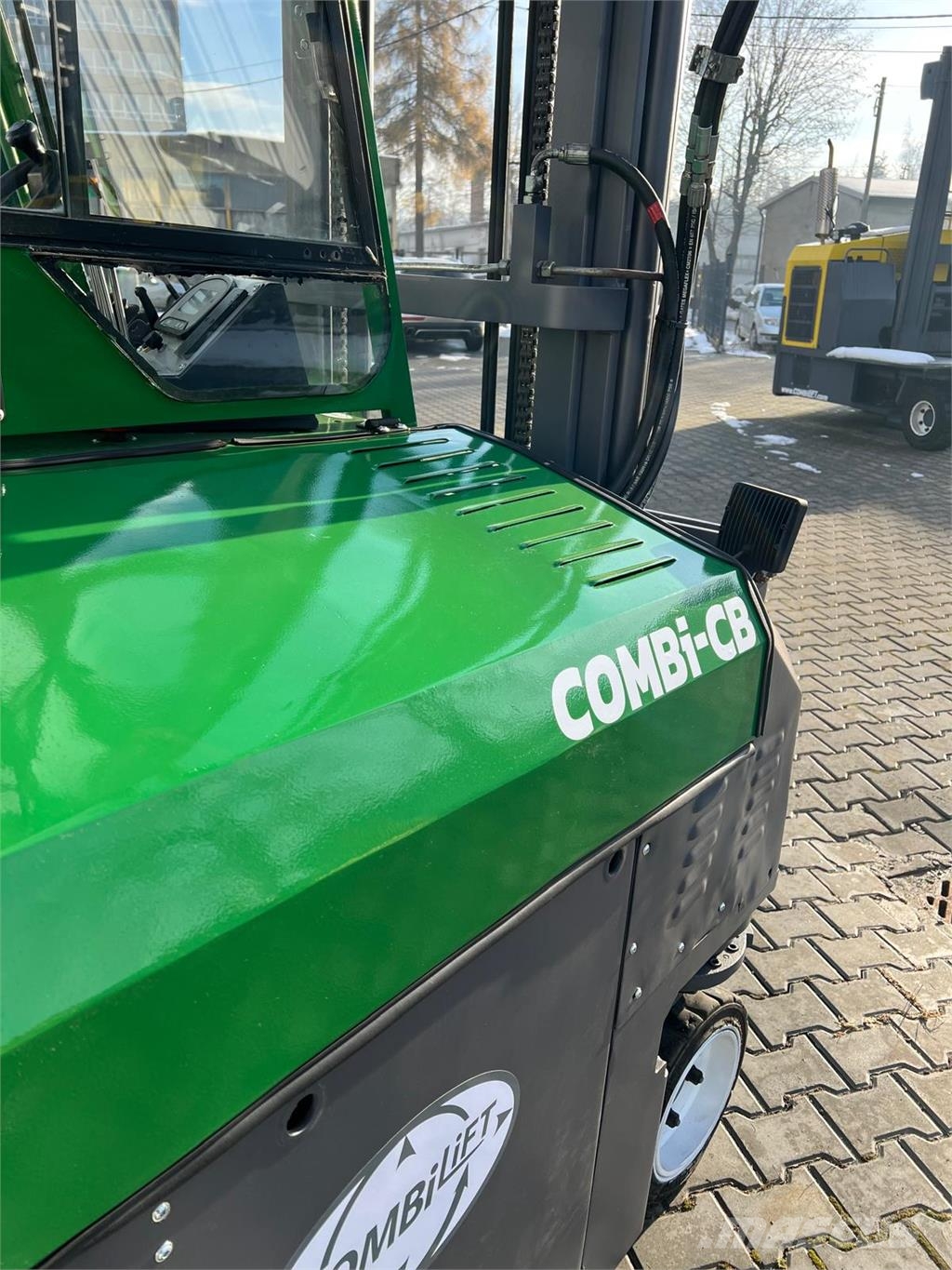 Combilift [Discount SALE] CBE 2500 4-way reach trucks