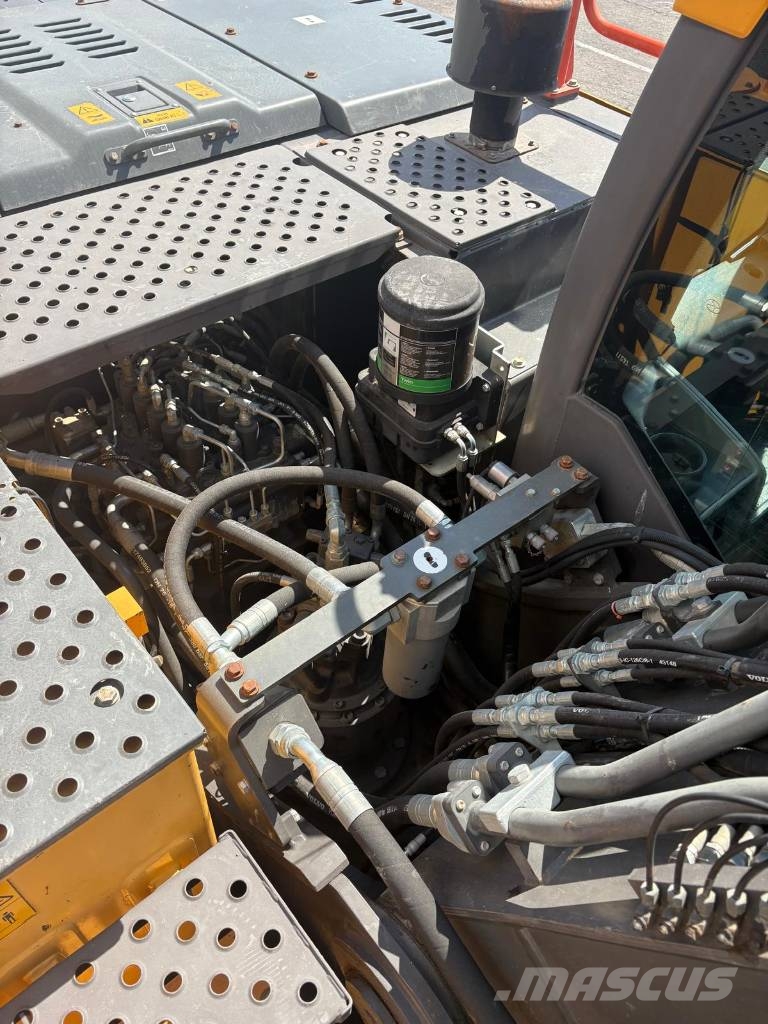 Volvo EC220ENL (Two Buckets) Escavadeiras de esteiras