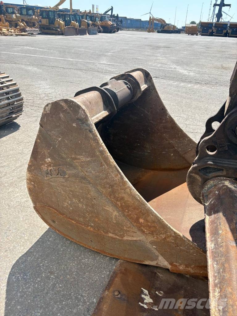 Volvo EC220ENL (Two Buckets) Escavadeiras de esteiras