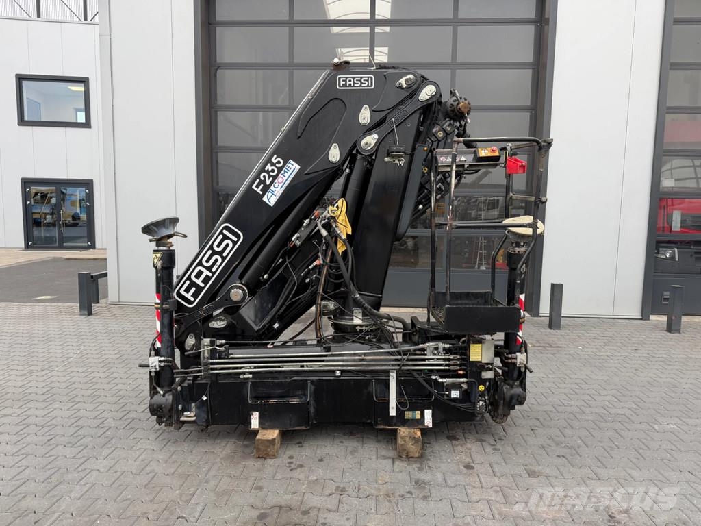 Fassi F235 A.2 Crane / Kraan / Autolaadkraan / Ladekrane Loader cranes