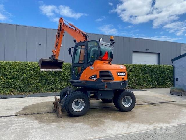 Doosan DX 55 W Mobilbagger