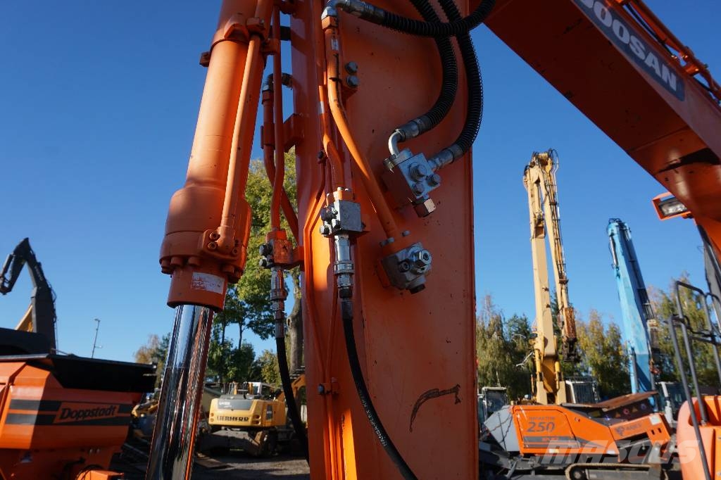 Doosan DX 140 LC-3 Raupenbagger