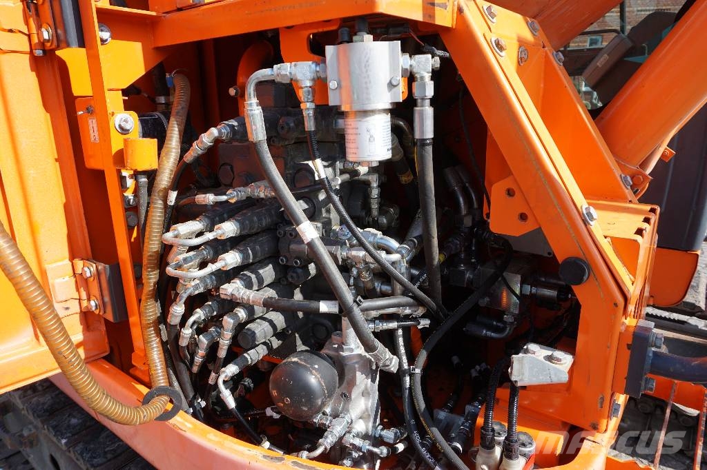 Doosan DX 140 LC-3 Raupenbagger