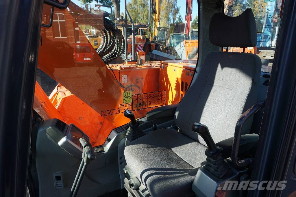 Doosan DX 140 LC-3 Raupenbagger