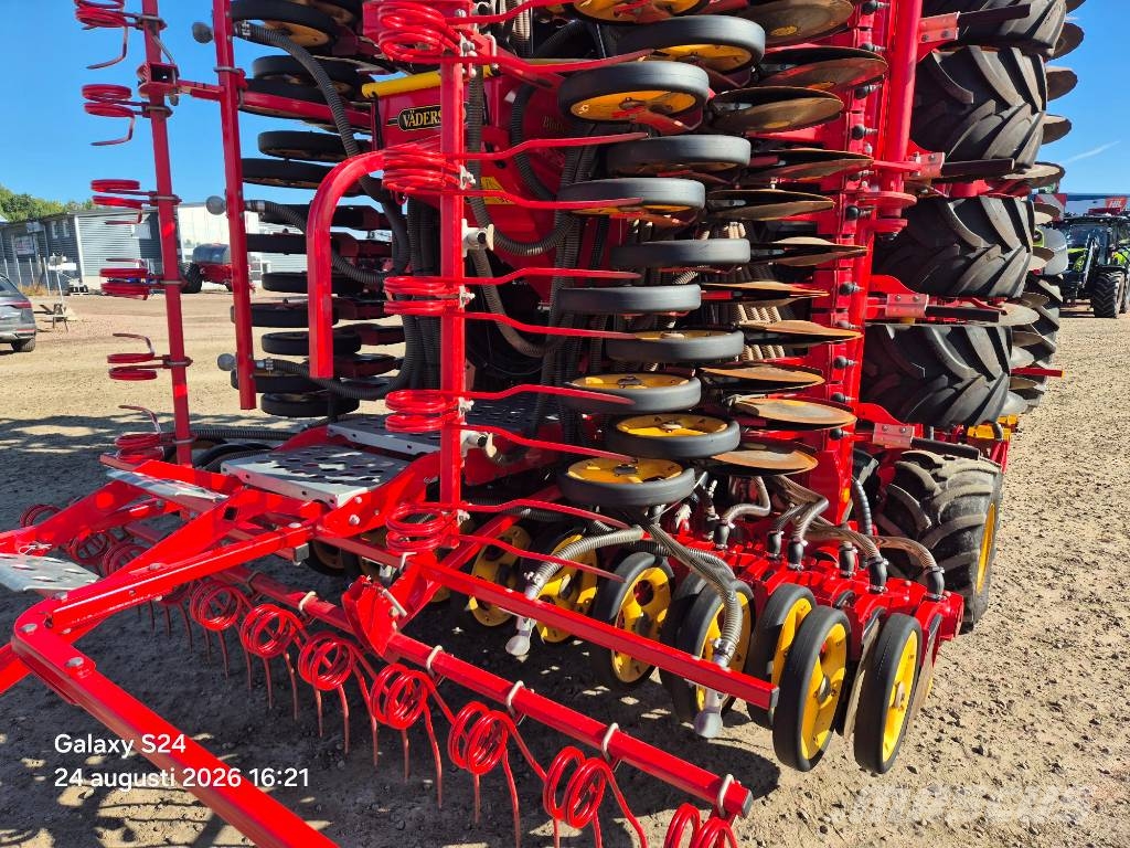 Väderstad Spirit ST 900 C FIX + BioDrill 360 Perforadoras combinadas