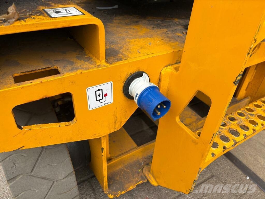 JCB S3246E Ножични работни платформи