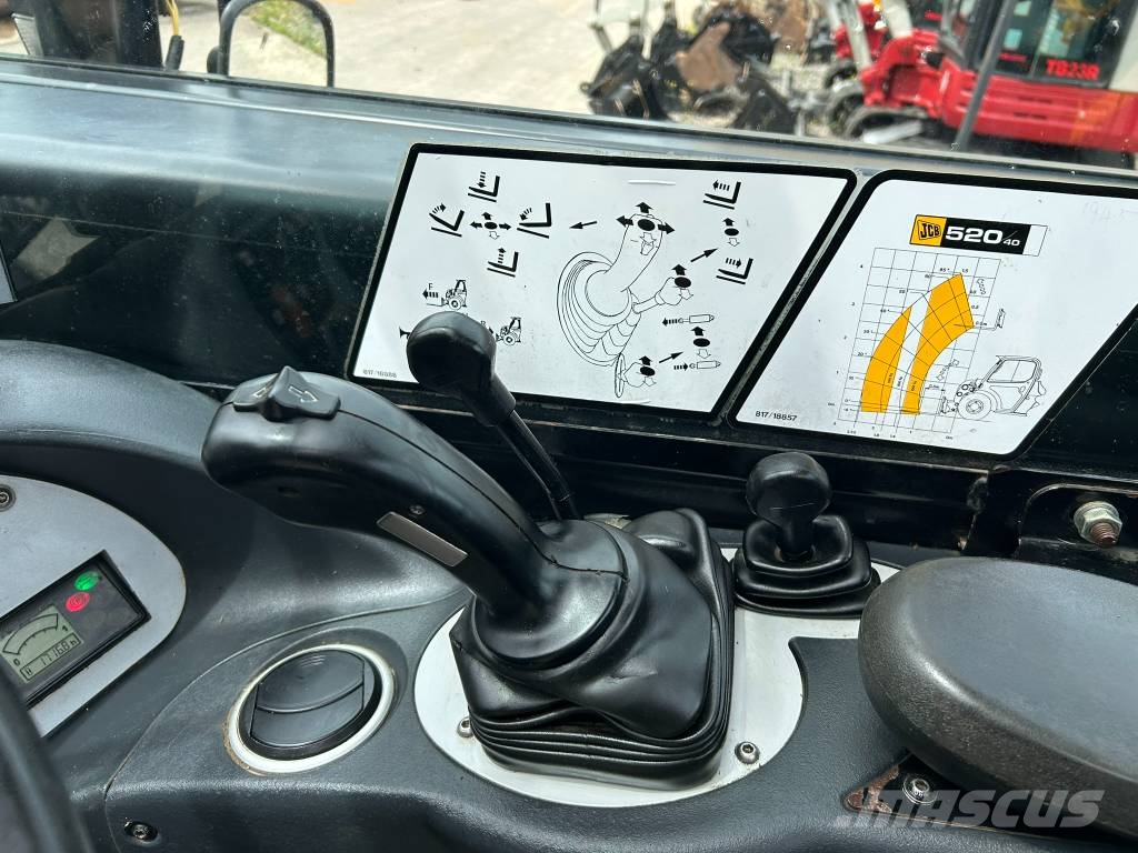 JCB 520-40 مناولات متداخلة