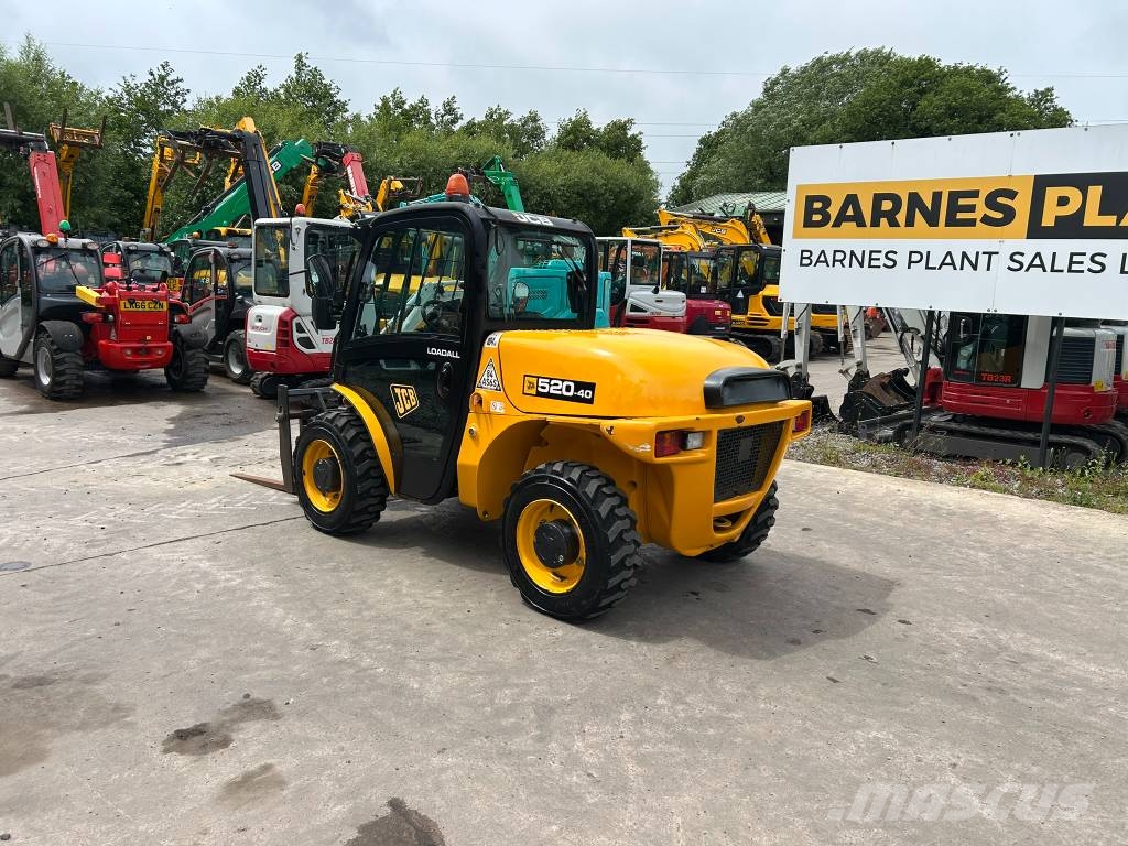 JCB 520-40 مناولات متداخلة