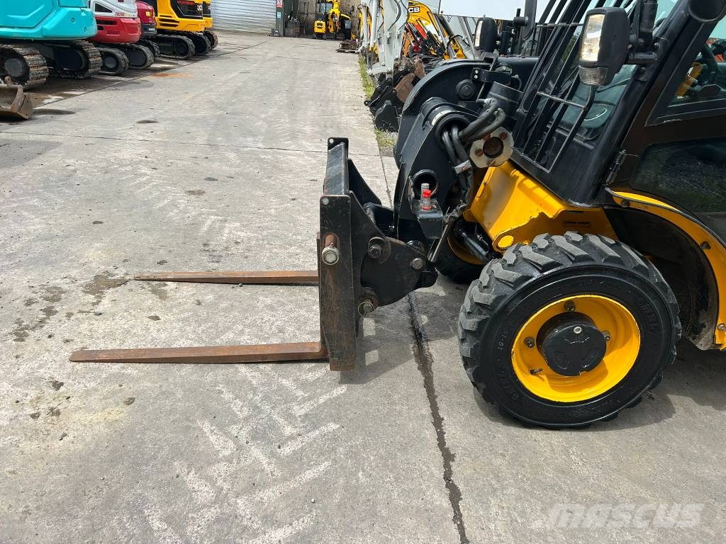 JCB 520-40 مناولات متداخلة
