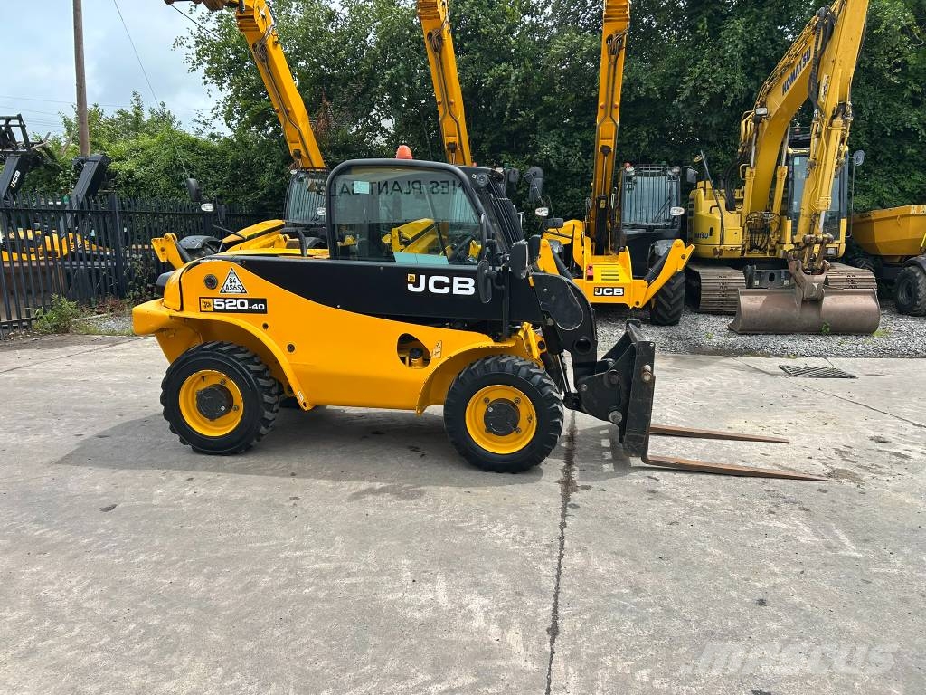 JCB 520-40 مناولات متداخلة
