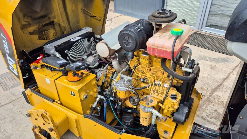 CAT CB 2.7 - 2019 YEAR - 575 HOURS Dvojni valjarji