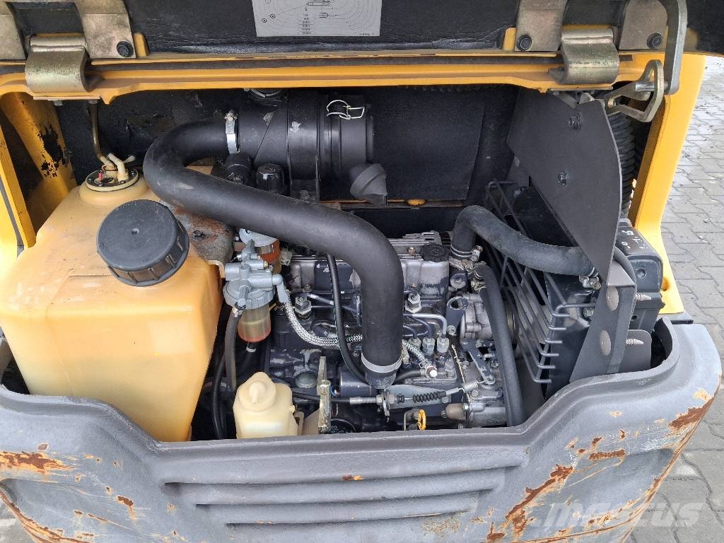 Volvo EC 15 B حفارات صغيرة أقل من 7 طن (حفارات صغيرة)