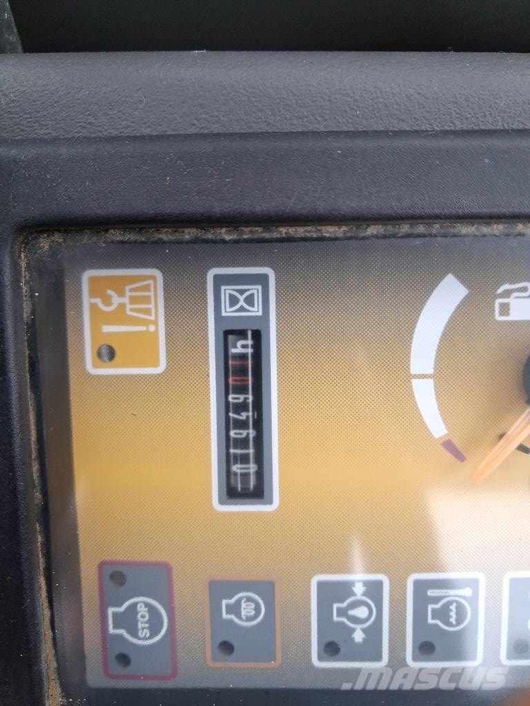 Volvo EC 15 B حفارات صغيرة أقل من 7 طن (حفارات صغيرة)