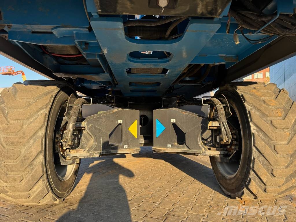 Genie SX 135 XC Telescopic boom lifts