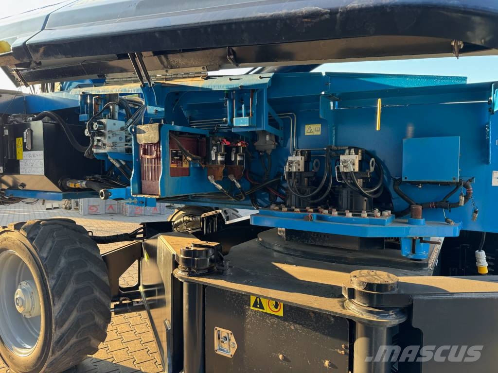 Genie SX 135 XC Telescopic boom lifts