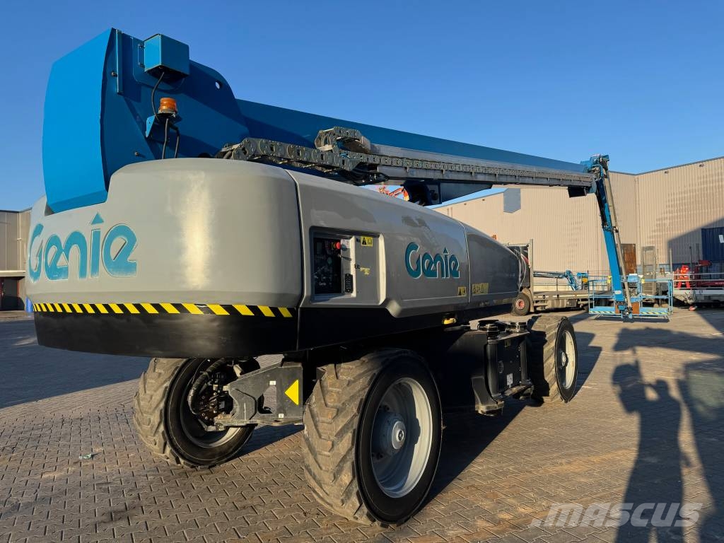 Genie SX 135 XC Telescopic boom lifts