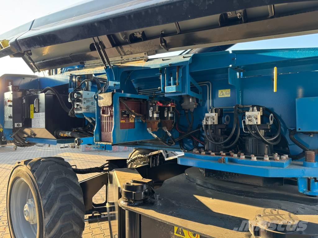 Genie SX 135 XC Telescopic boom lifts