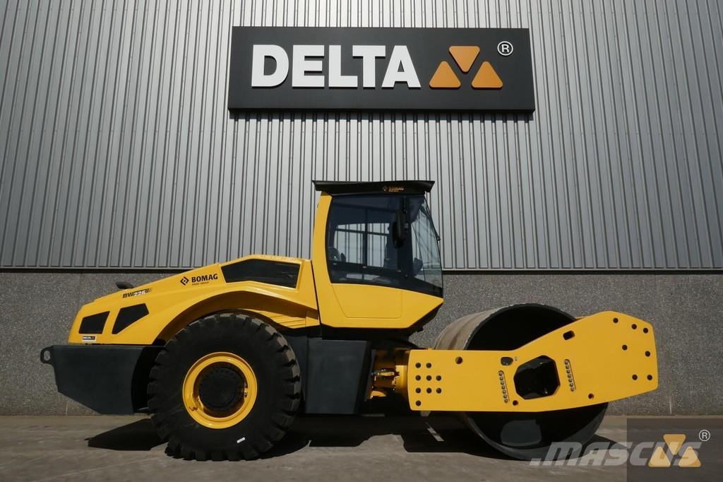 Bomag BW226-5CL مداحل أحادية الأسطوانة