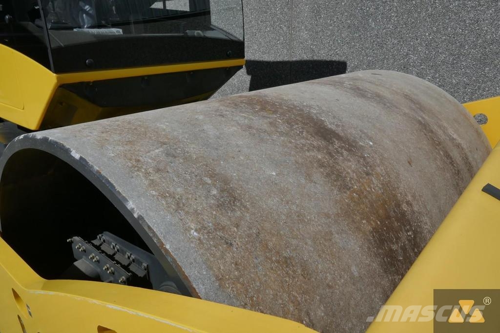 Bomag BW226-5CL مداحل أحادية الأسطوانة