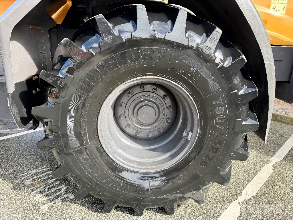 CASE 721G Z-Bar Iekrāvēji uz riteņiem