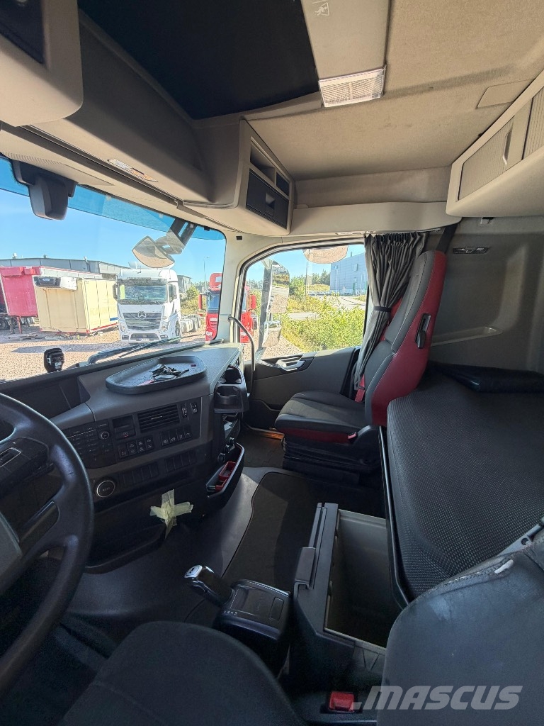 Volvo FH540 8x4/4 Chassis Cab trucks