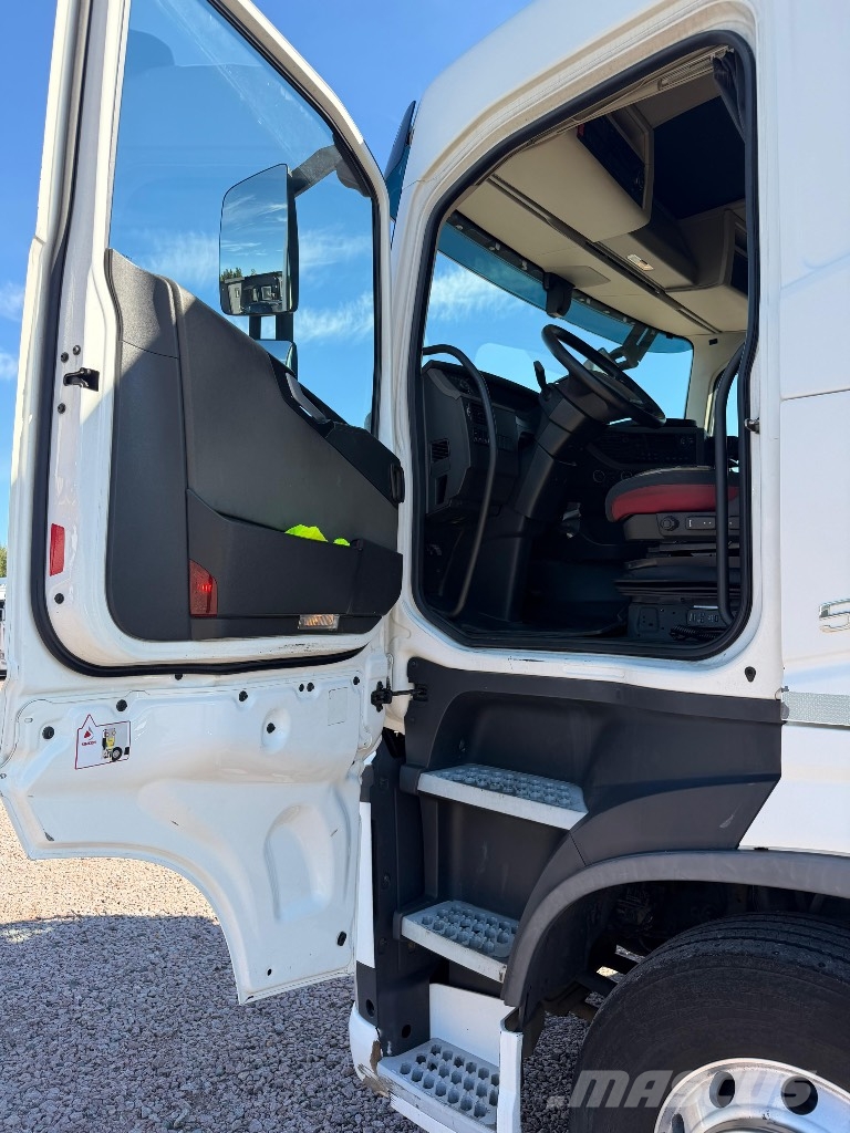 Volvo FH540 8x4/4 Chassis Cab trucks