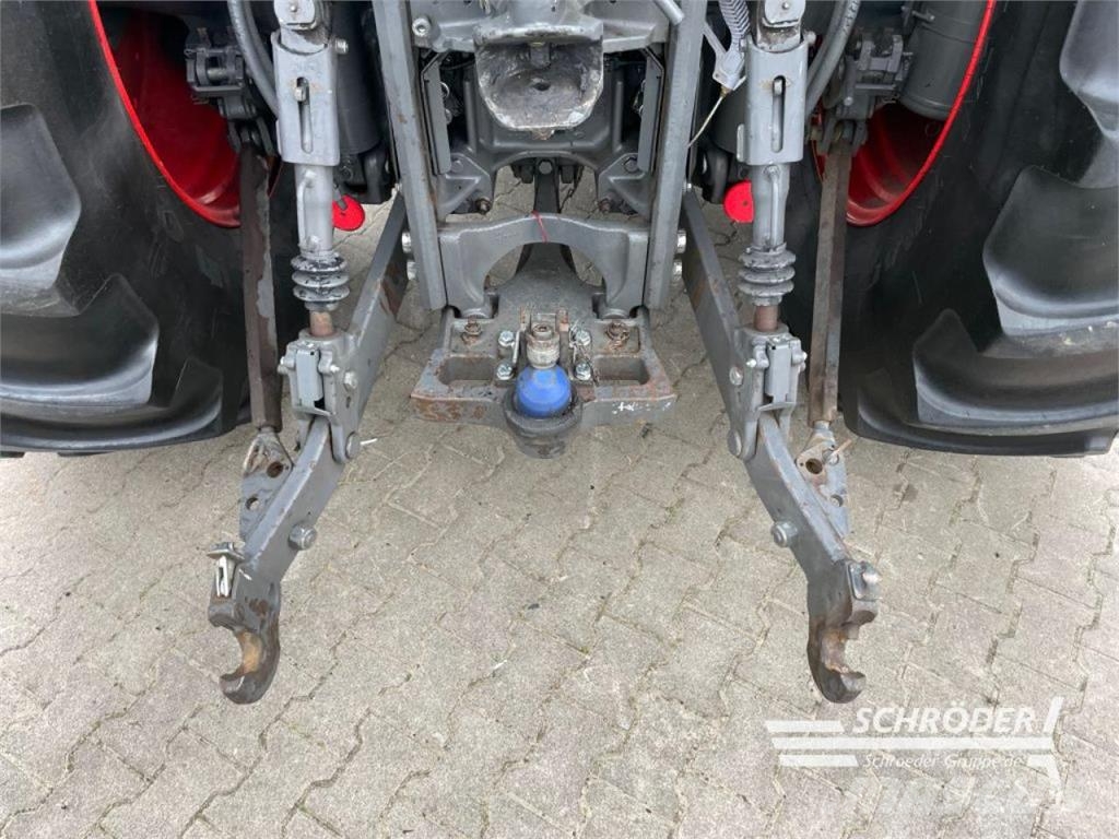 Fendt 718 VARIO SCR PROFI Traktoren