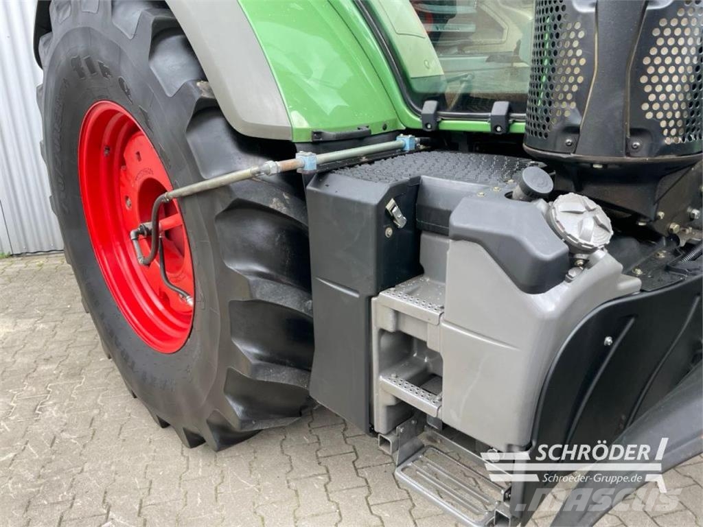 Fendt 718 VARIO SCR PROFI Traktoren