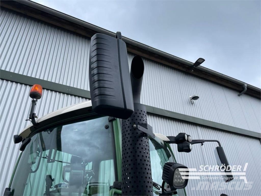 Fendt 718 VARIO SCR PROFI Traktoren