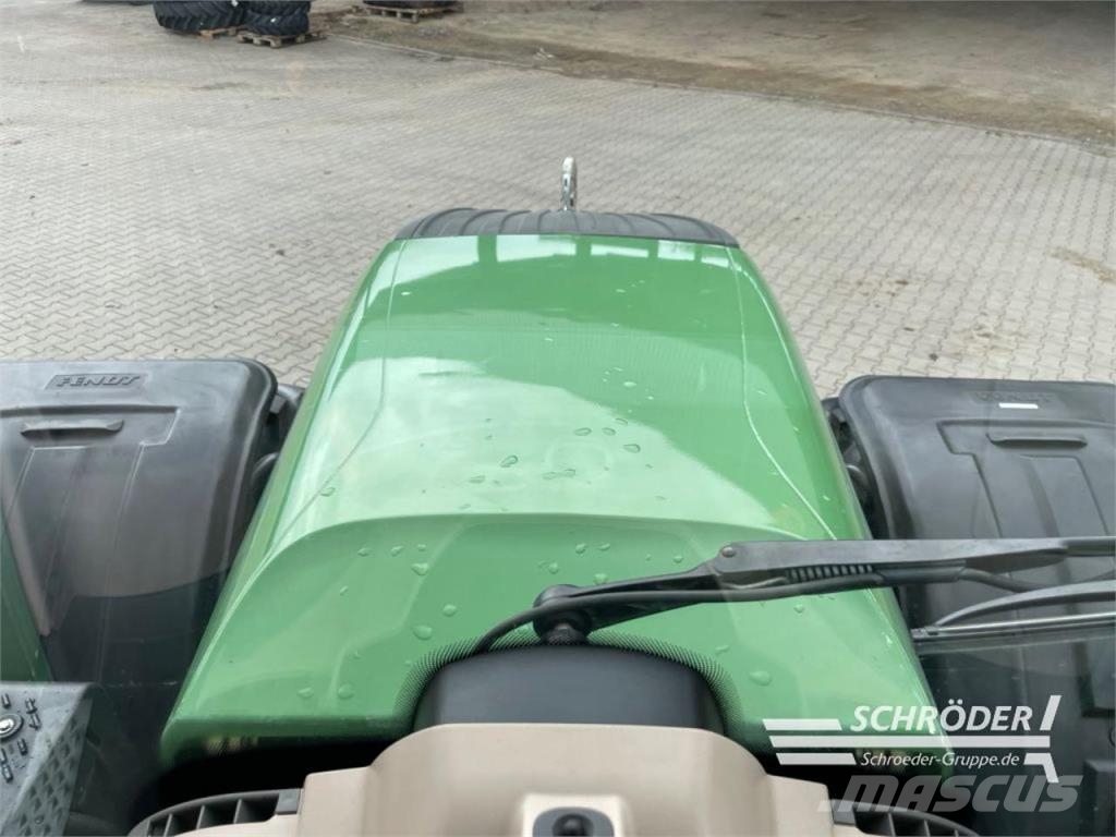 Fendt 718 VARIO SCR PROFI Traktoren