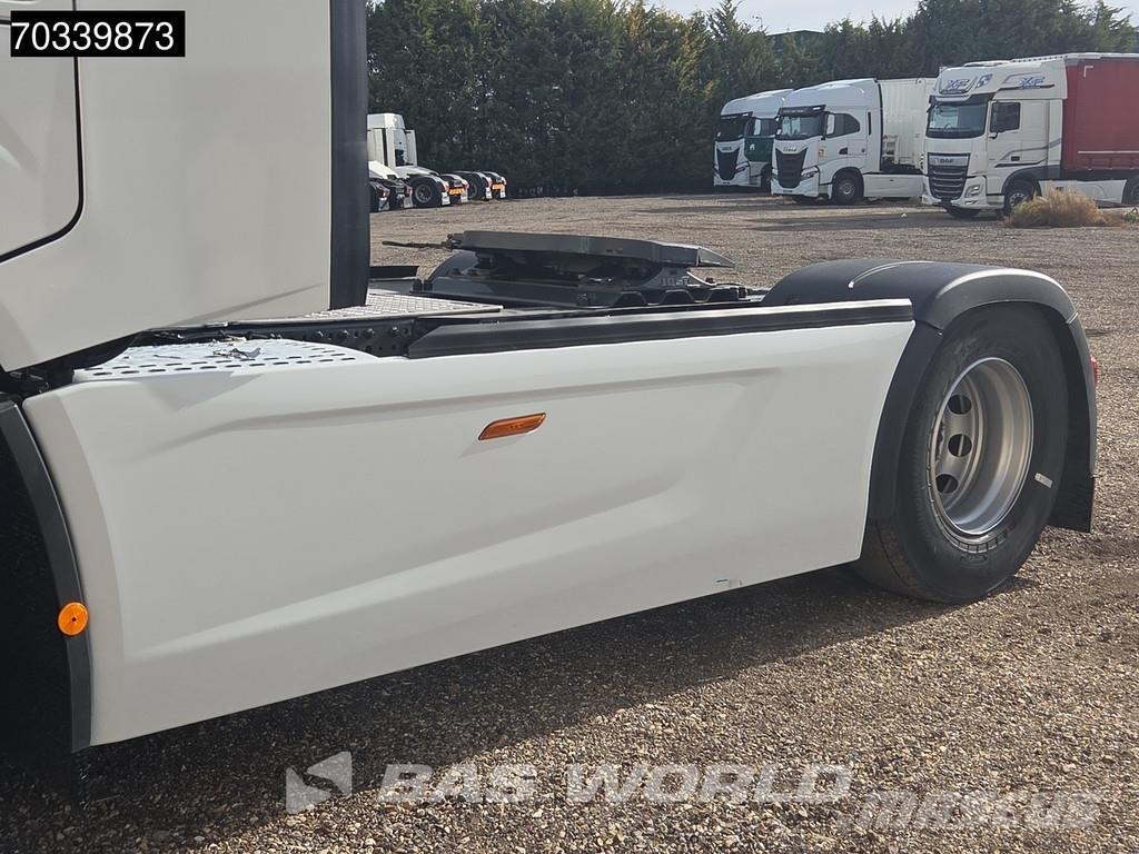 Iveco S-Way 500 4X2 NEW! FULL AIR Retarder 930L Tanks Pa Sattelzugmaschinen