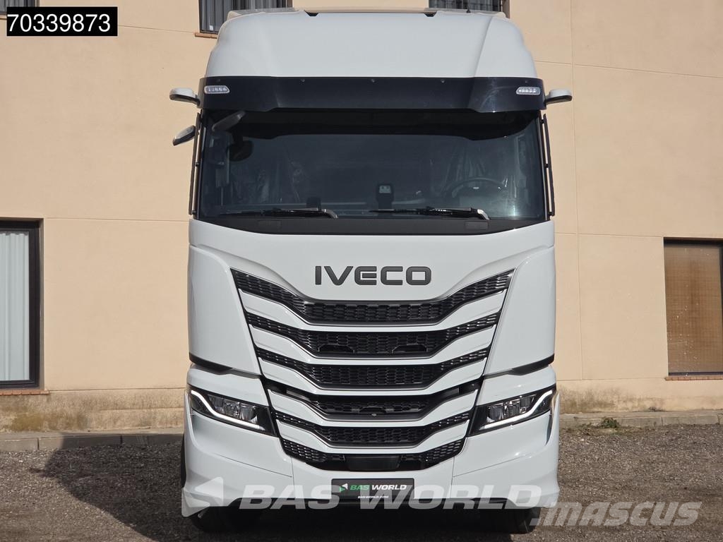 Iveco S-Way 500 4X2 NEW! FULL AIR Retarder 930L Tanks Pa Sattelzugmaschinen