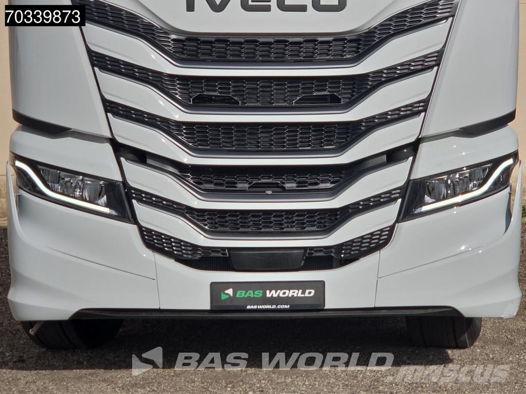 Iveco S-Way 500 4X2 NEW! FULL AIR Retarder 930L Tanks Pa Sattelzugmaschinen