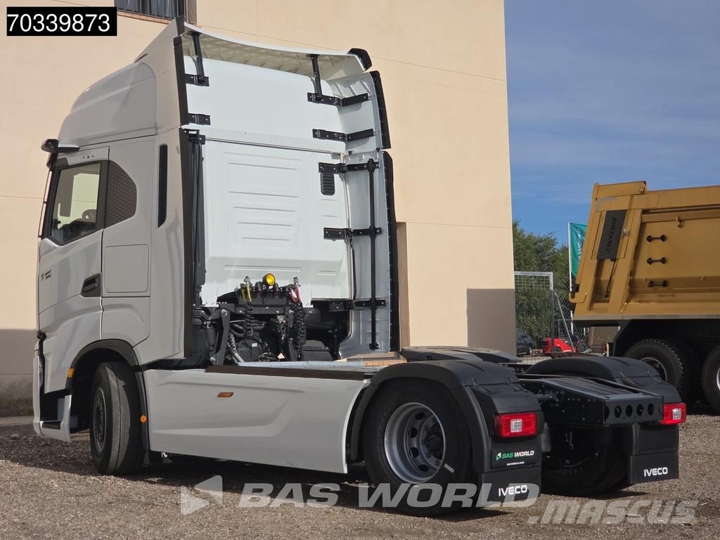 Iveco S-Way 500 4X2 NEW! FULL AIR Retarder 930L Tanks Pa Sattelzugmaschinen