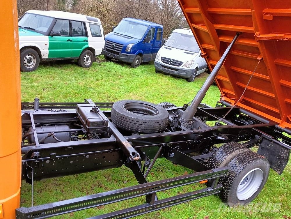 Mercedes-Benz Vario 815 傾卸式卡車