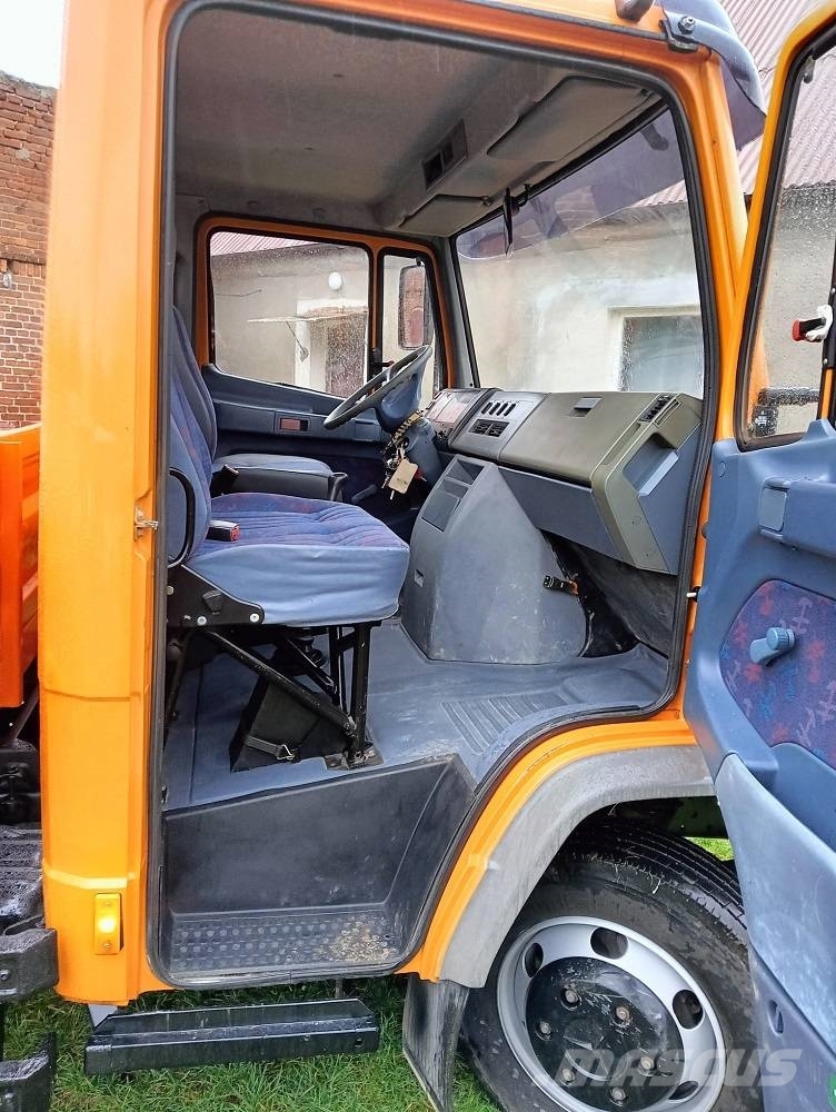 Mercedes-Benz Vario 815 傾卸式卡車