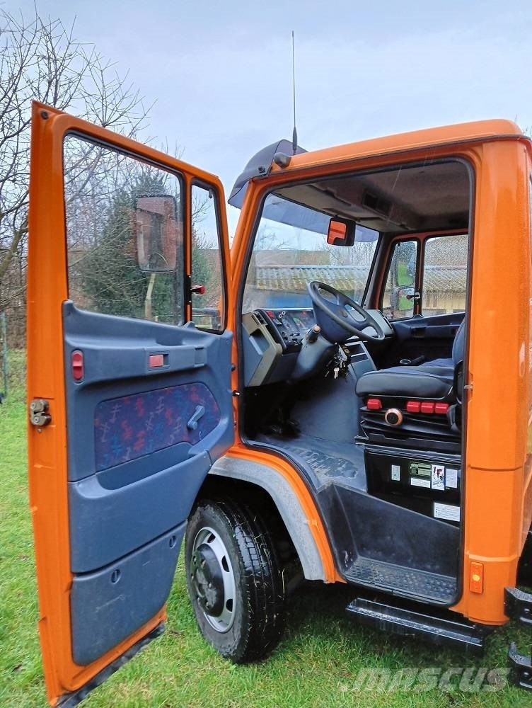 Mercedes-Benz Vario 815 傾卸式卡車